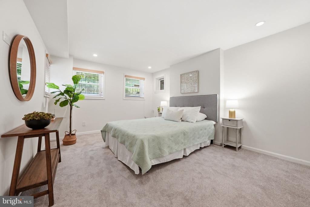 1200 EAST CAPITOL STREET NE 1
