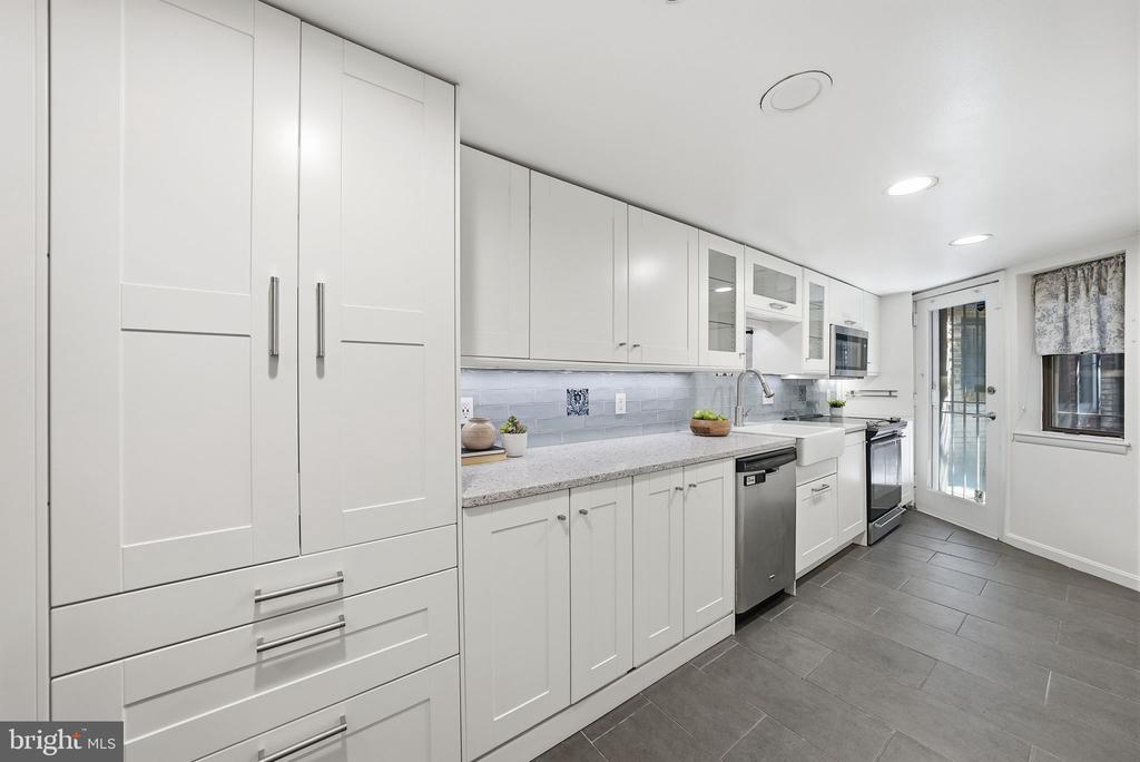 1200 EAST CAPITOL STREET NE 1