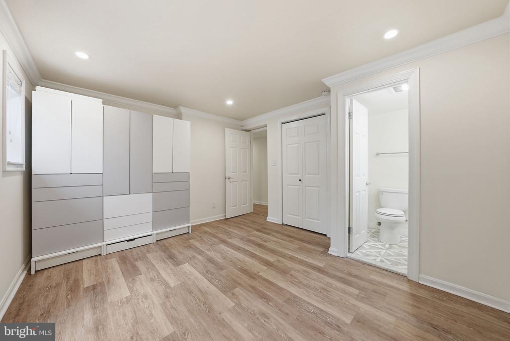 1200 EAST CAPITOL STREET NE 1
