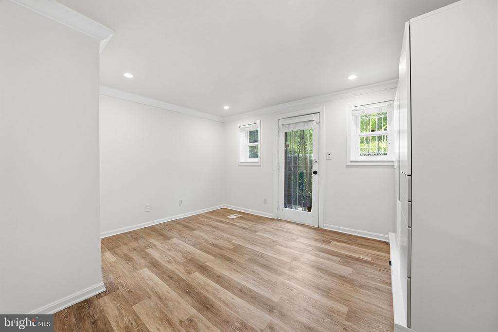 1200 EAST CAPITOL STREET NE 1