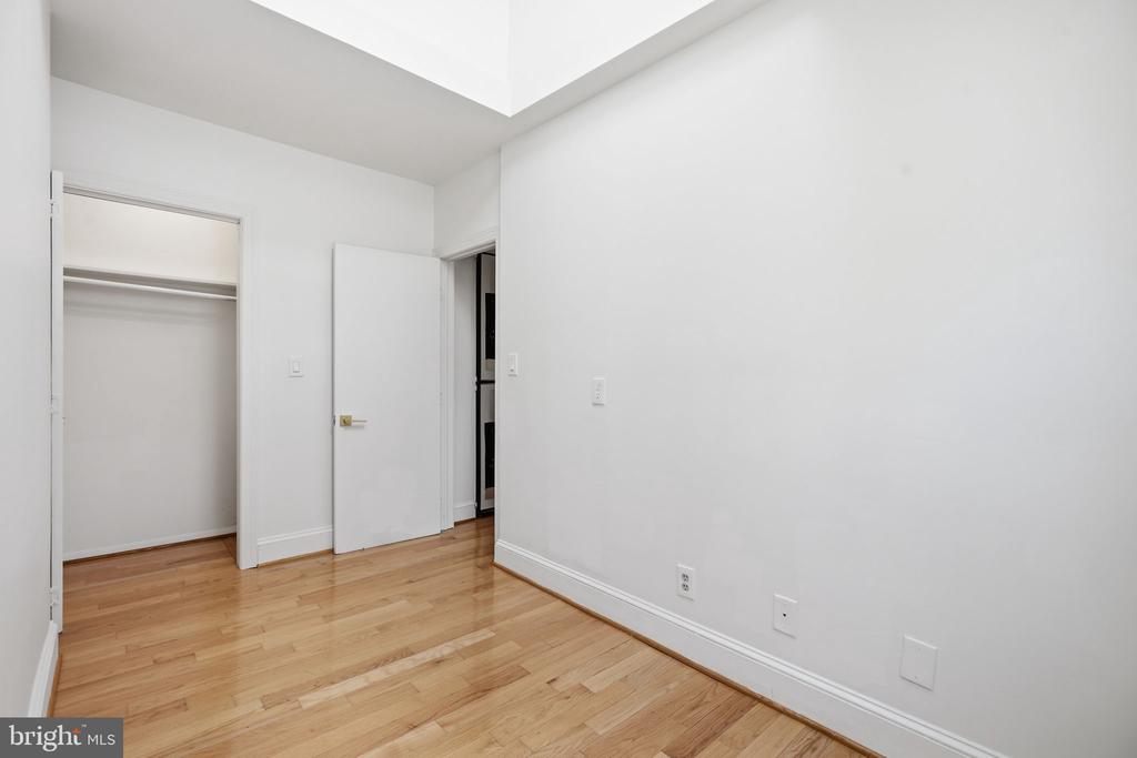 708 I STREET SE