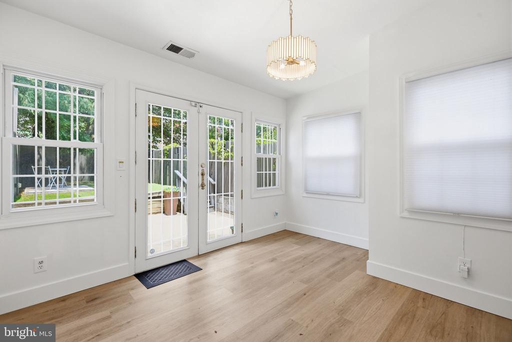 708 I STREET SE
