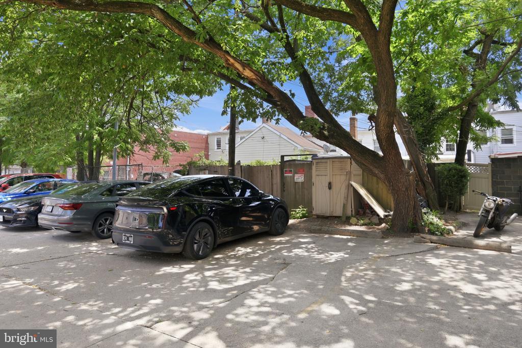 708 I STREET SE