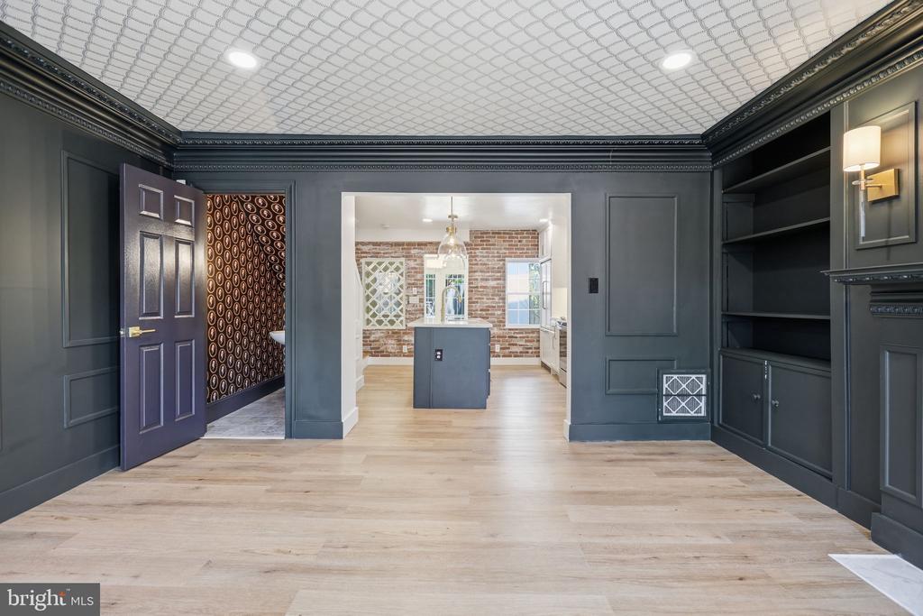 708 I STREET SE