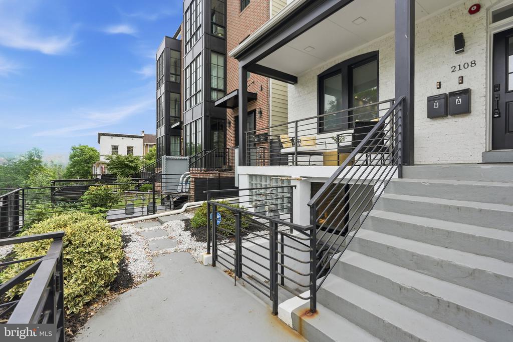 2108 4TH STREET NE A