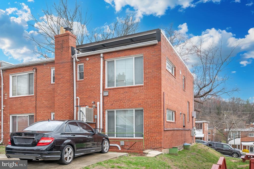 109 WEBSTER STREET NE