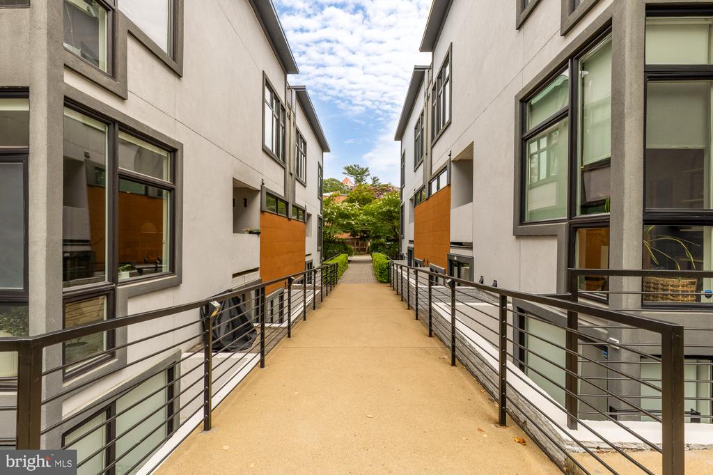 3915 FULTON STREET NW Unit: P-5