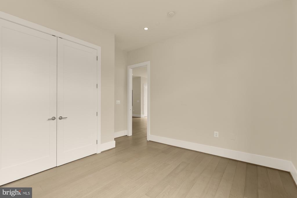3915 FULTON STREET NW Unit: P-5