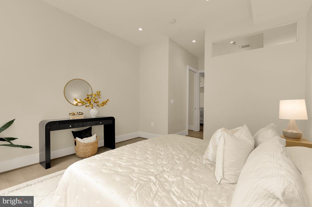 3915 FULTON STREET NW Unit: P-5