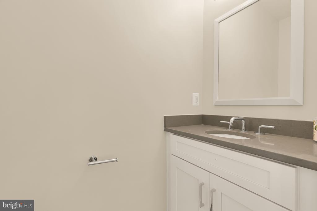 3915 FULTON STREET NW Unit: P-5