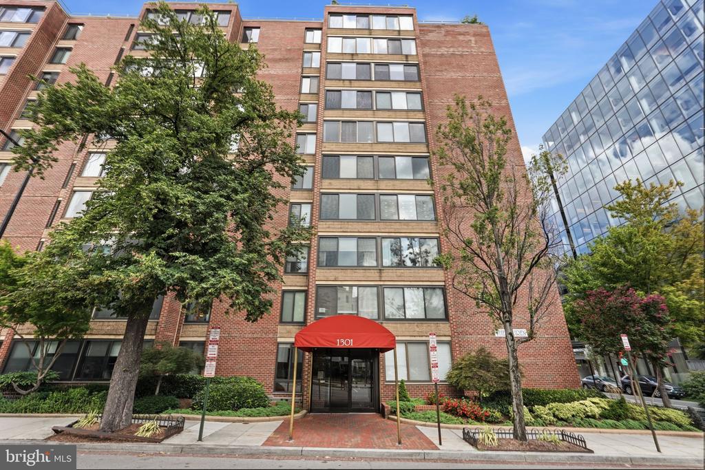 1301 20TH STREET NW Unit: 707