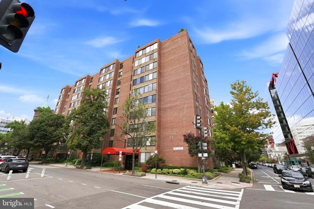 1301 20TH STREET NW Unit: 707