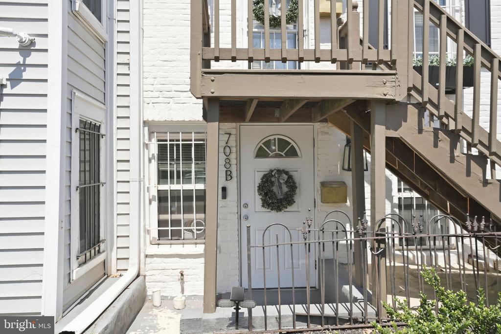 708 I STREET SE Unit: B