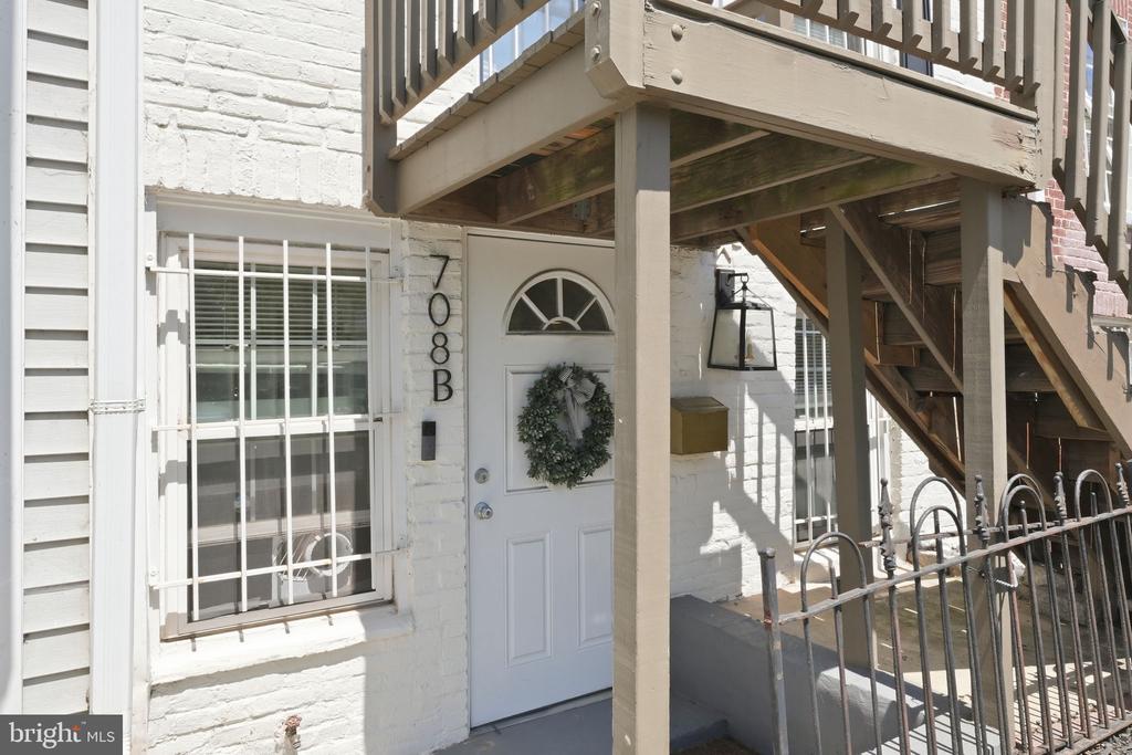 708 I STREET SE Unit: B