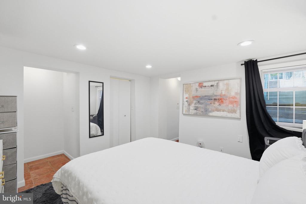 708 I STREET SE Unit: B
