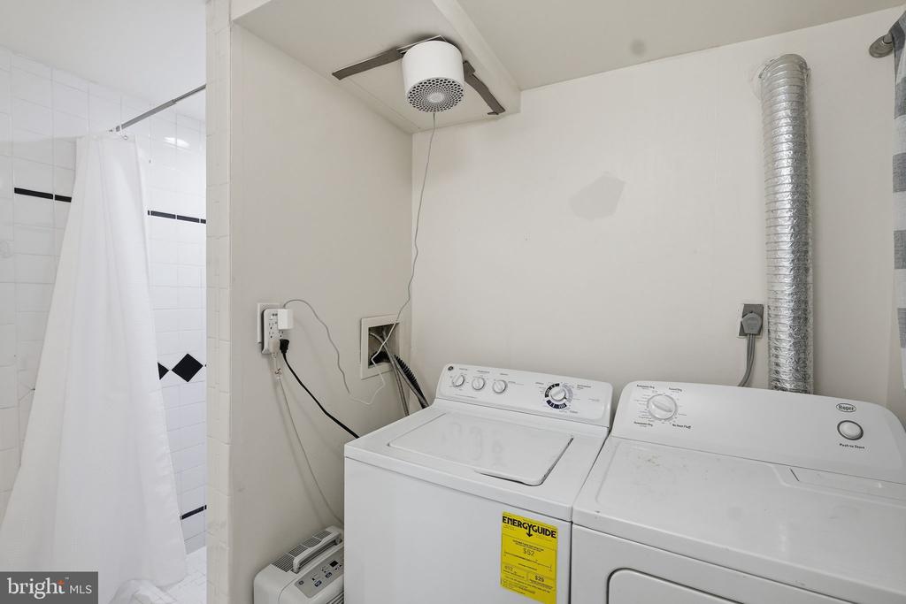 708 I STREET SE Unit: B