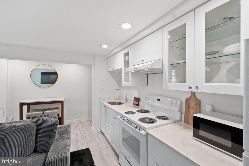 708 I STREET SE Unit: B