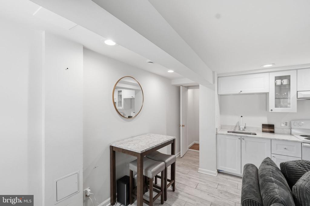 708 I STREET SE Unit: B