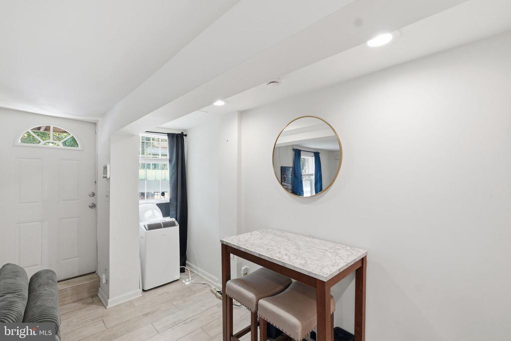 708 I STREET SE Unit: B