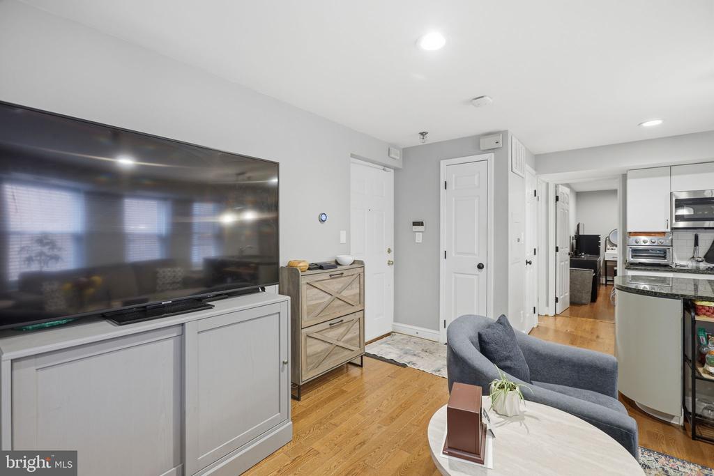 1527 16TH STREET NW Unit: 1