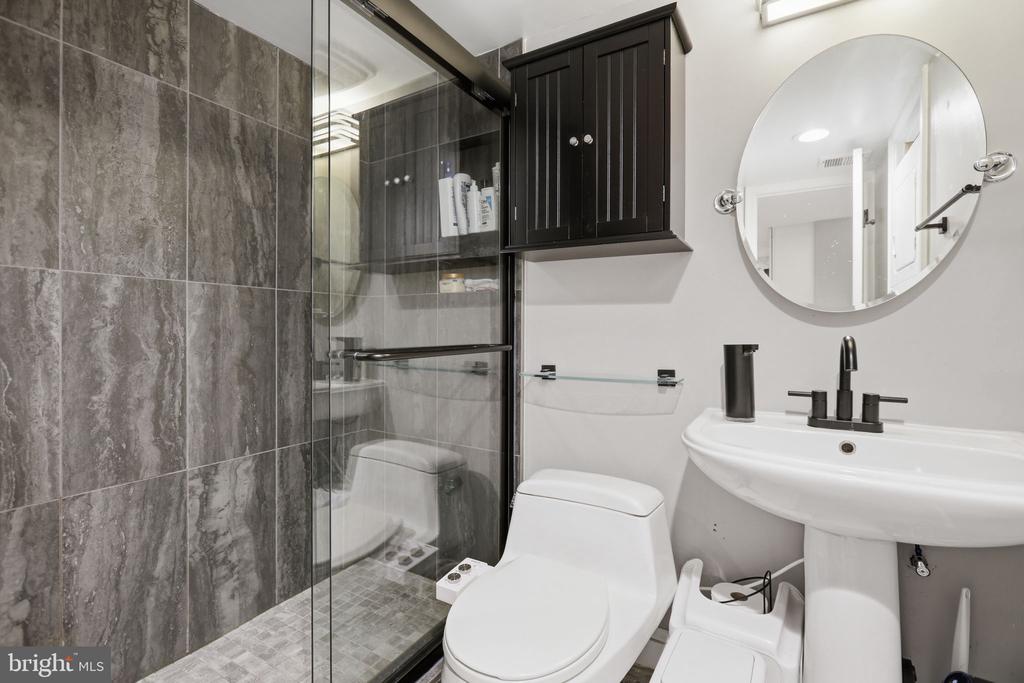 1527 16TH STREET NW Unit: 1