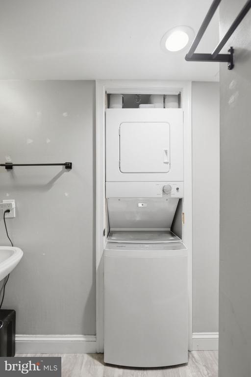 1527 16TH STREET NW Unit: 1