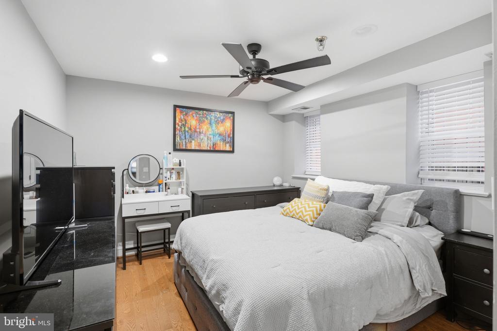 1527 16TH STREET NW Unit: 1