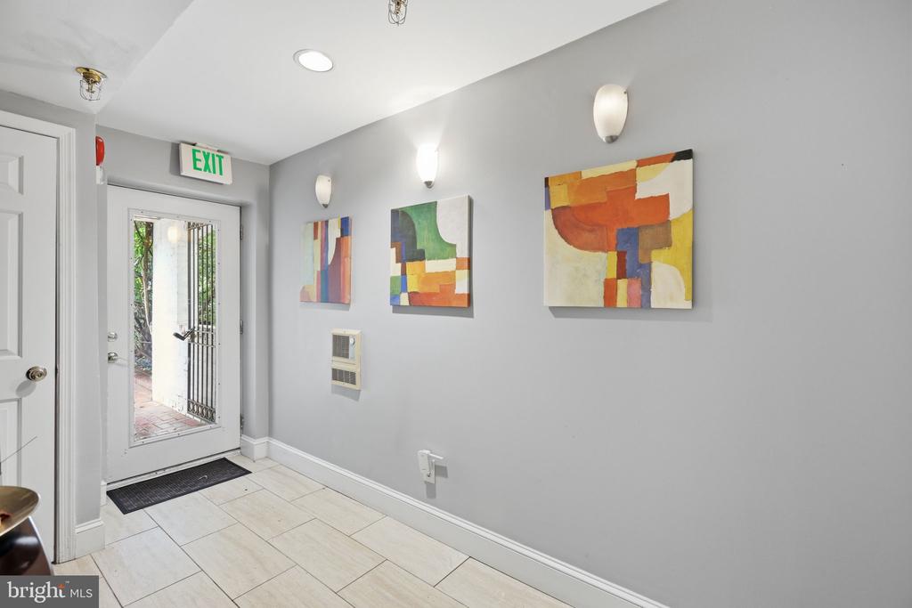 1527 16TH STREET NW Unit: 1