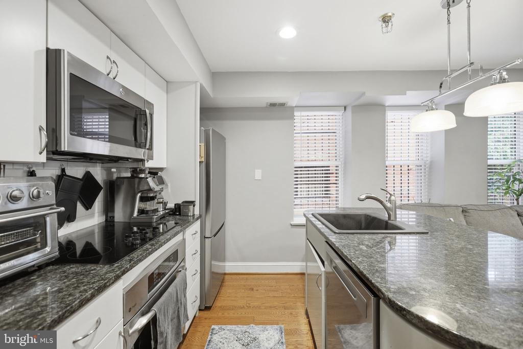 1527 16TH STREET NW Unit: 1