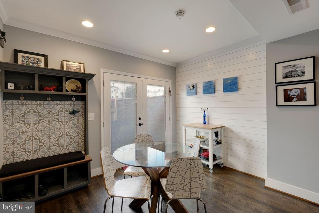 2408 3RD STREET NE