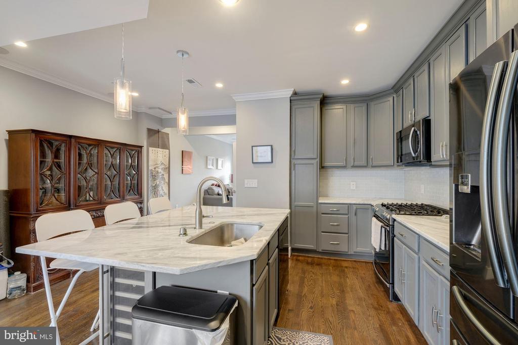 2408 3RD STREET NE