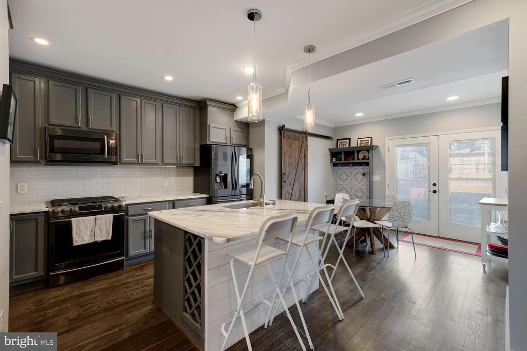 2408 3RD STREET NE