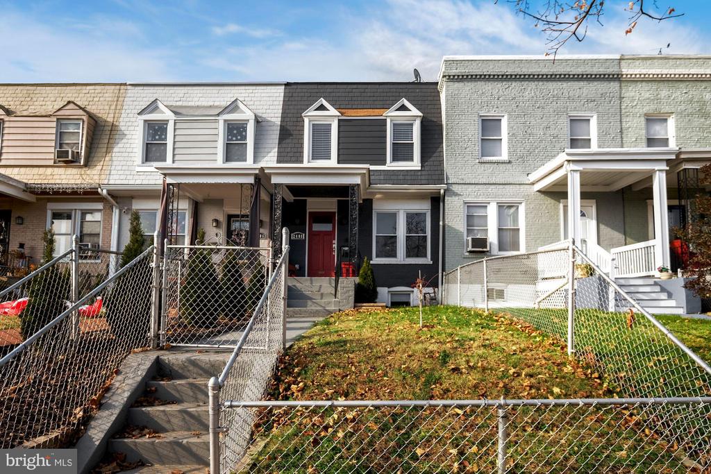 2408 3RD STREET NE