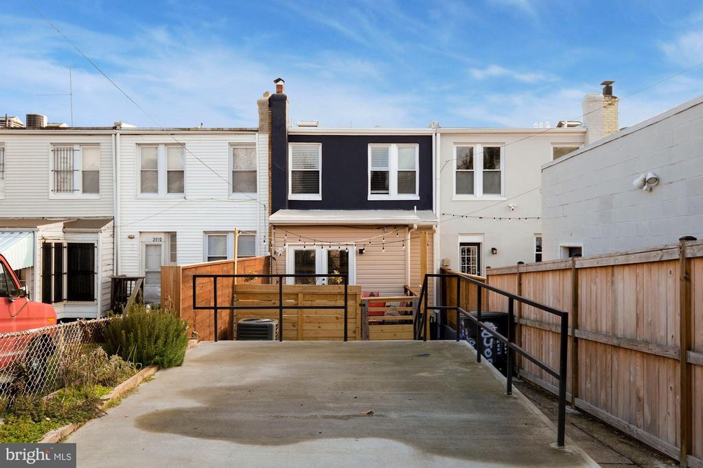 2408 3RD STREET NE