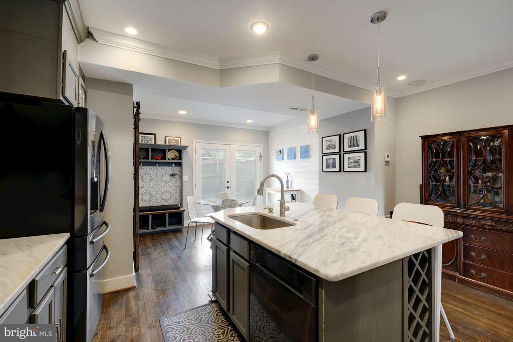 2408 3RD STREET NE