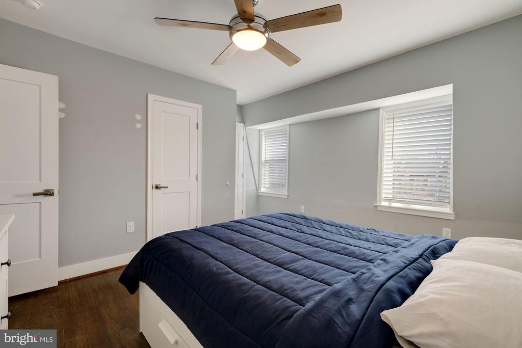 2408 3RD STREET NE