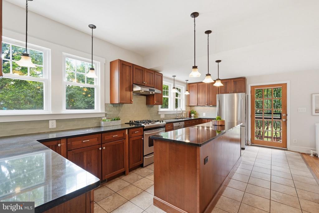 6610 5TH NW
