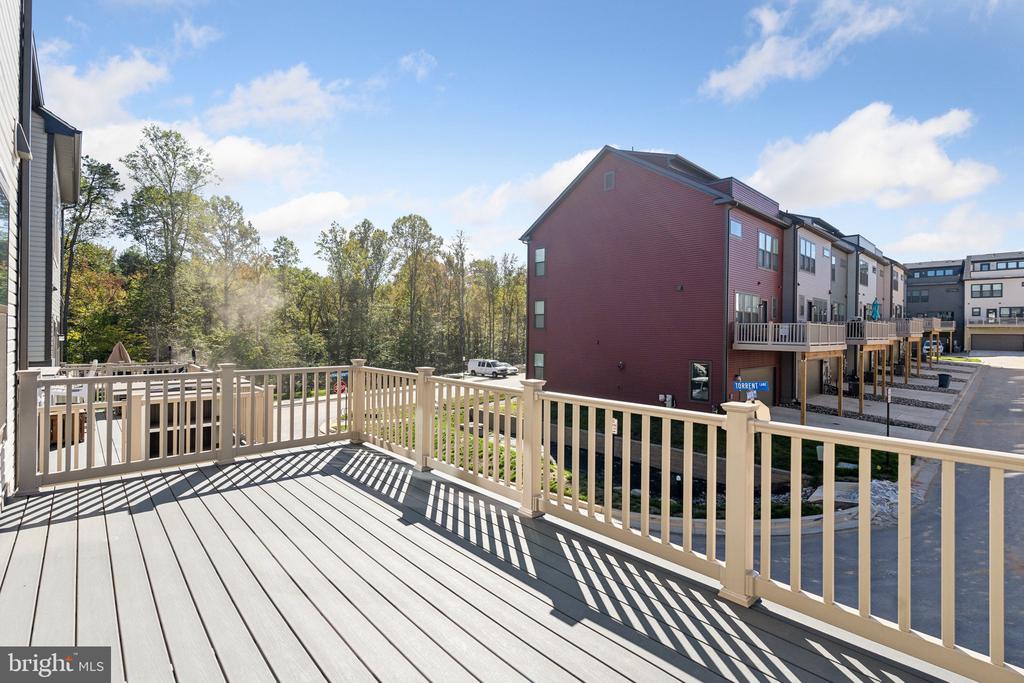 307 BACKWATER WAY