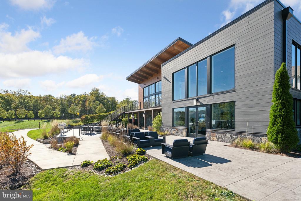 307 BACKWATER WAY