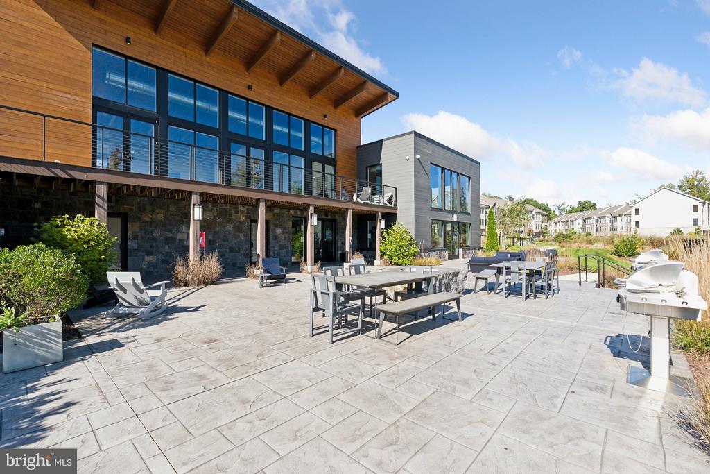 307 BACKWATER WAY