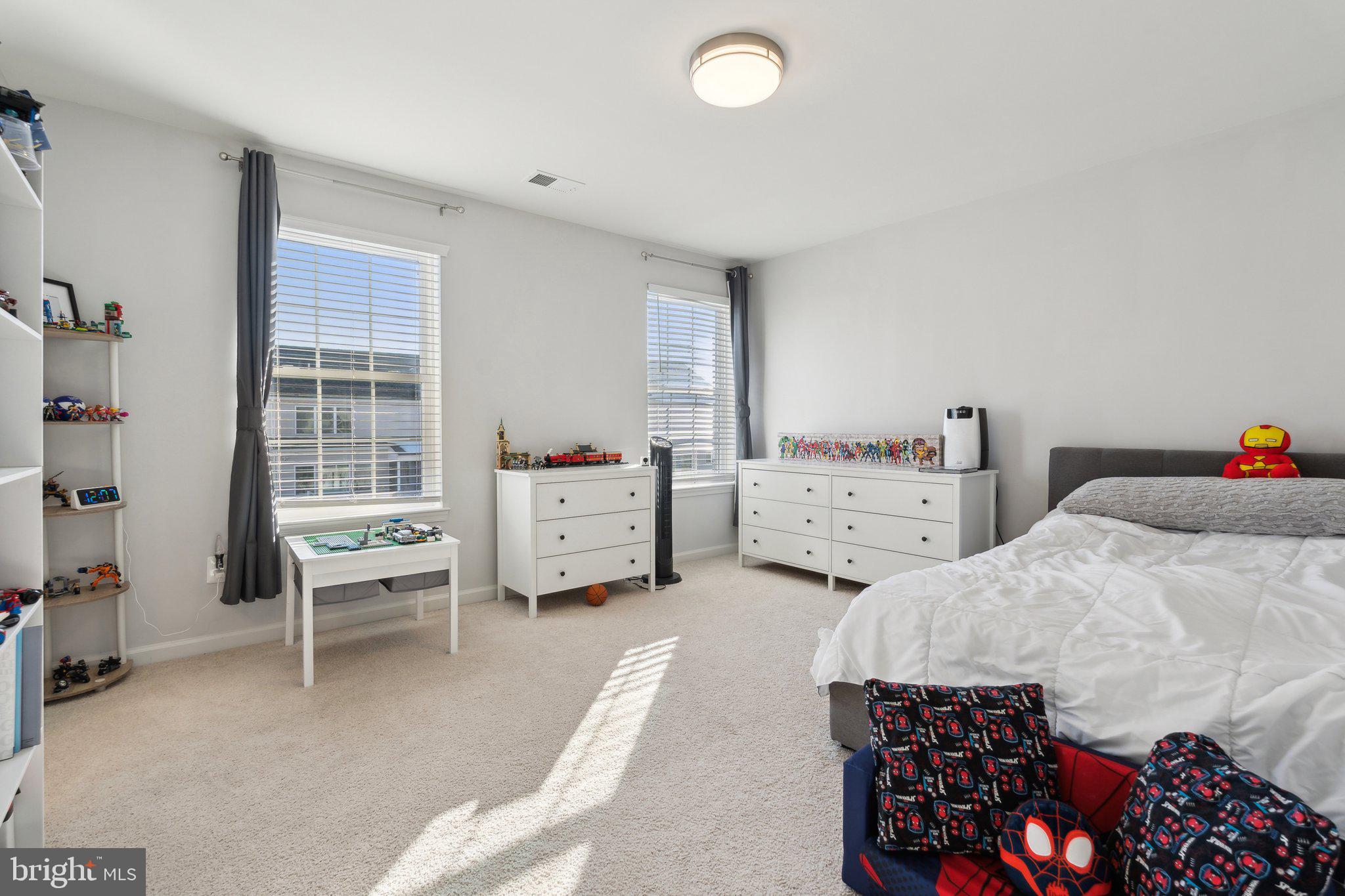 1711 WILLARD WAY