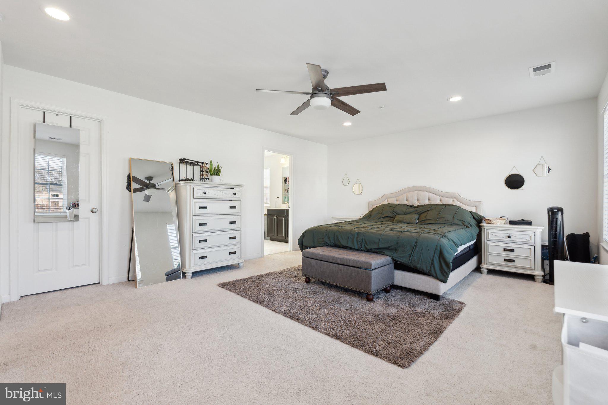 1711 WILLARD WAY