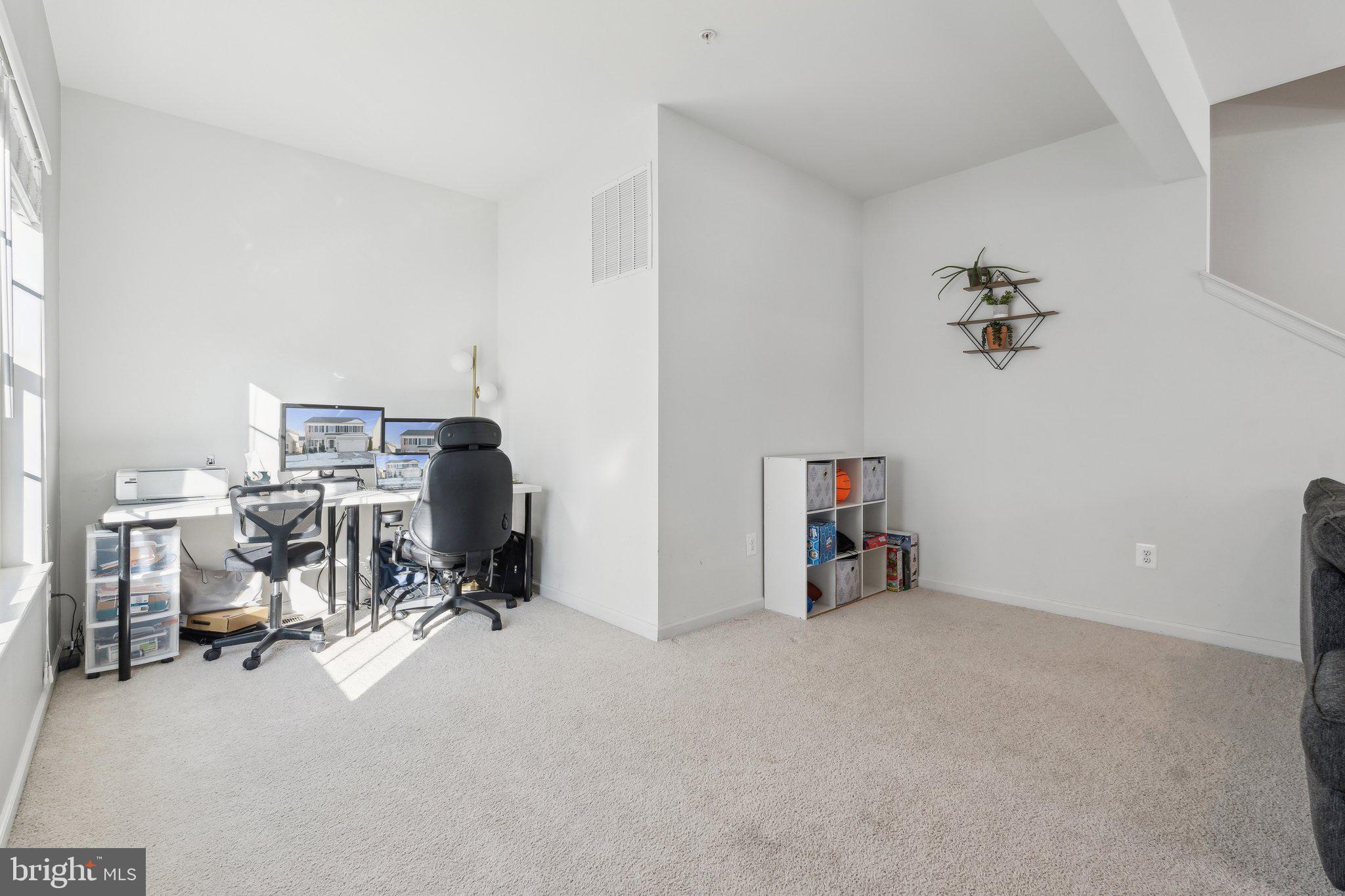 1711 WILLARD WAY