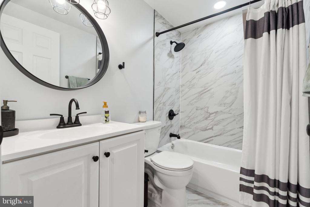 1711 WILLARD WAY