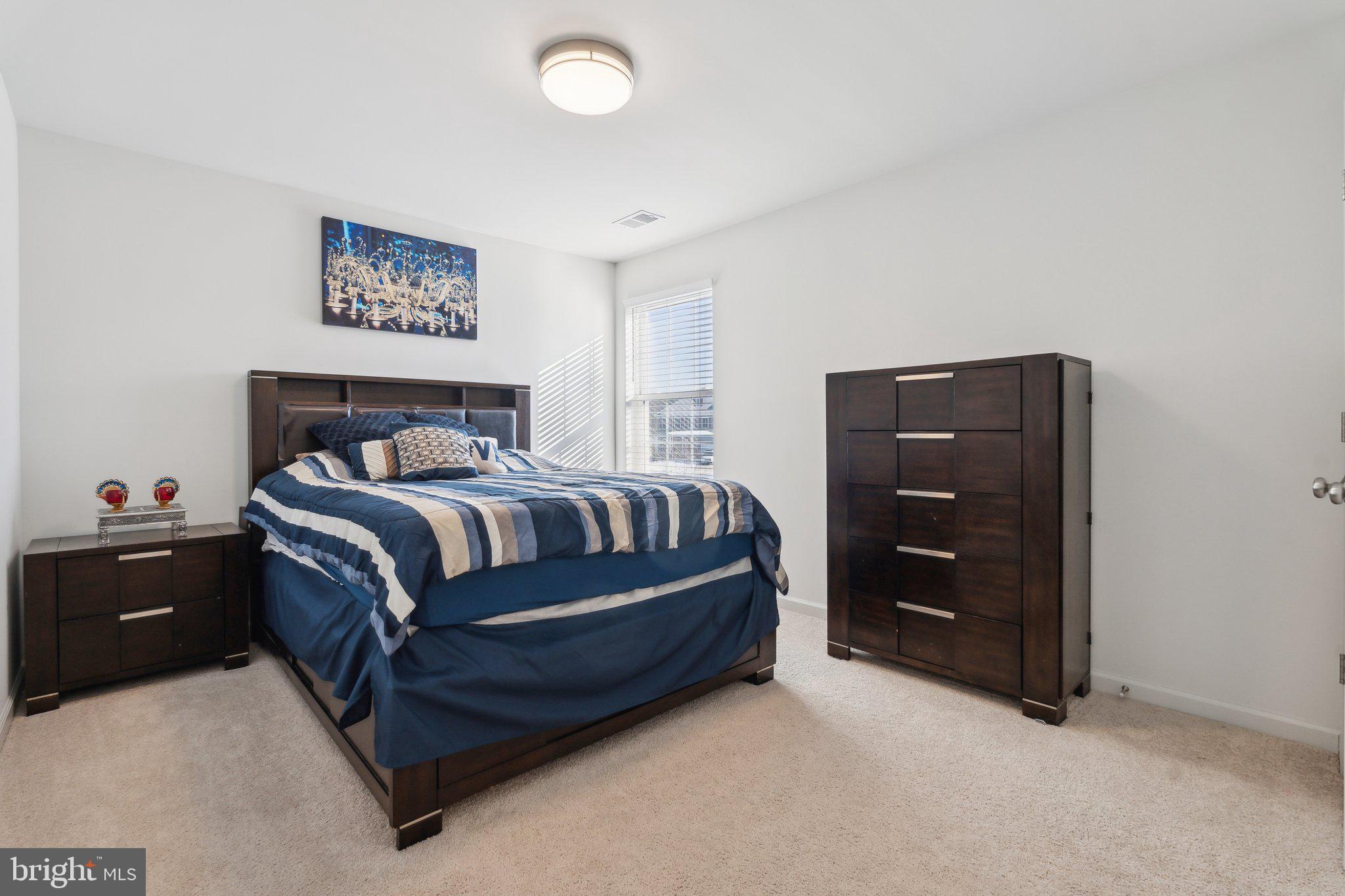 1711 WILLARD WAY