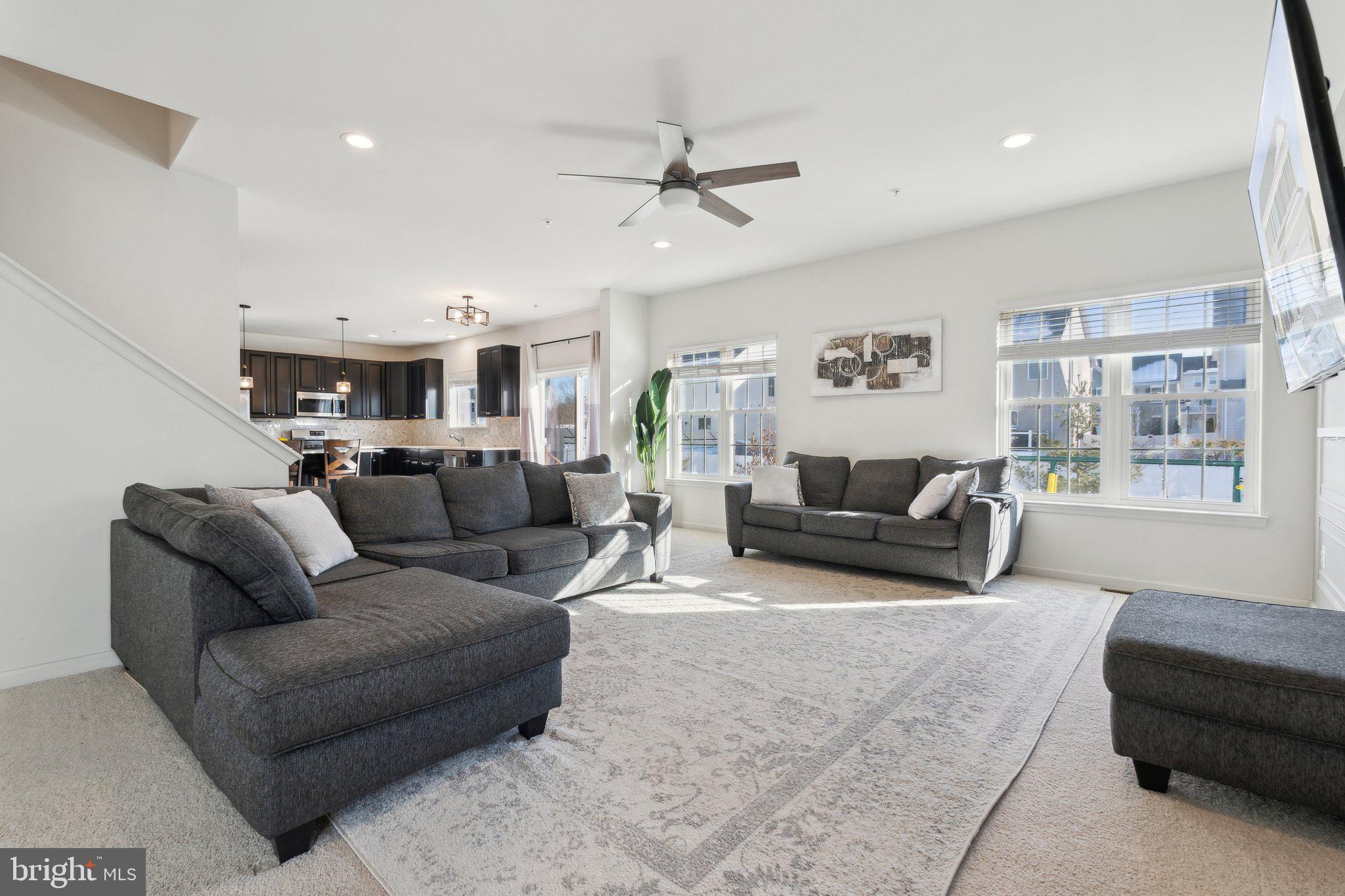 1711 WILLARD WAY