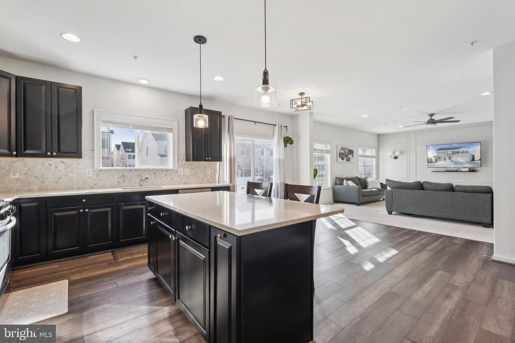 1711 WILLARD WAY
