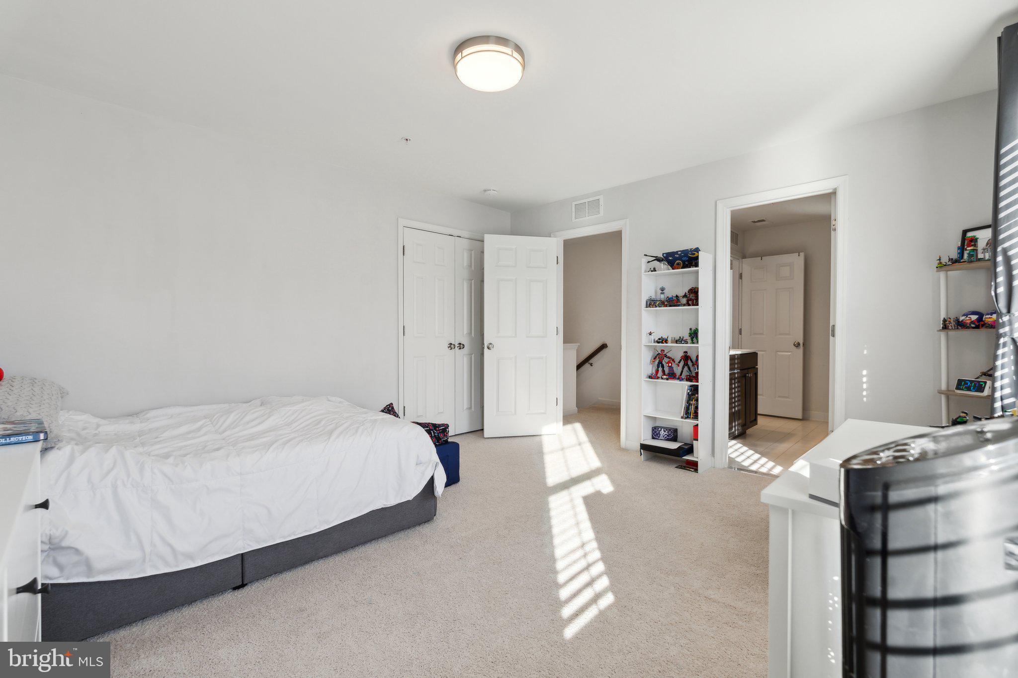 1711 WILLARD WAY
