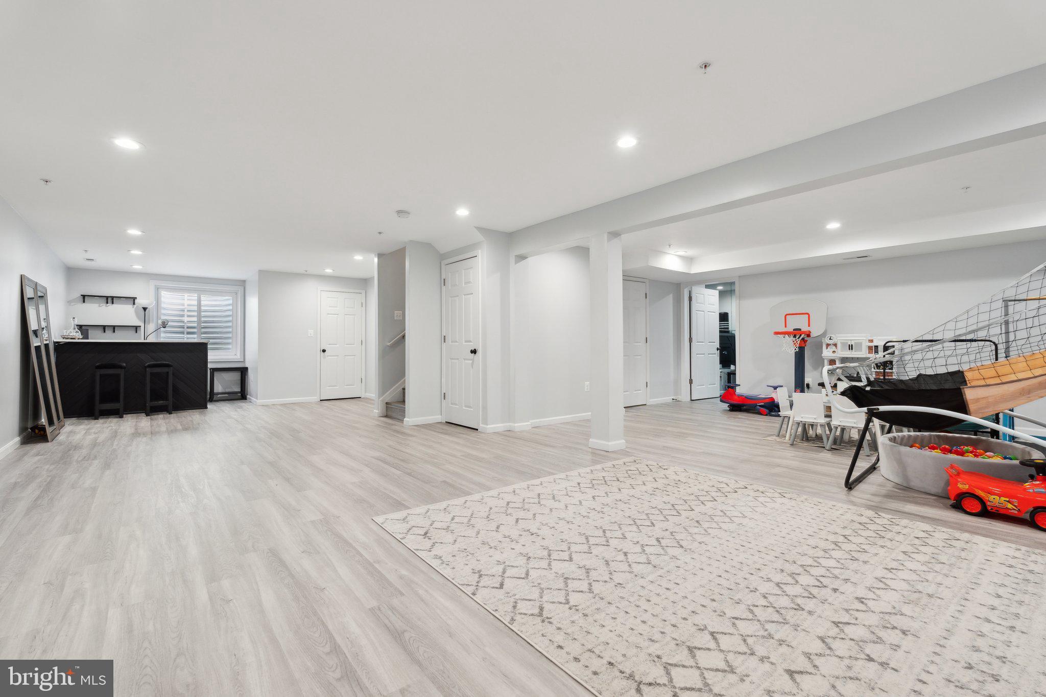 1711 WILLARD WAY