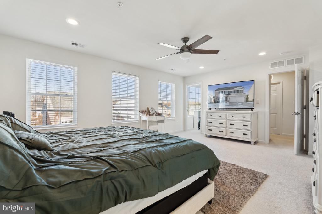 1711 WILLARD WAY